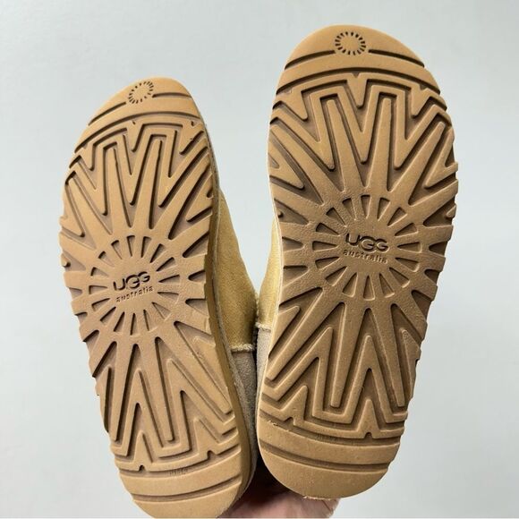 UGG Classic Mini light brown genuine sheepskin low boots booties women’s 6 - Picture 7 of 9